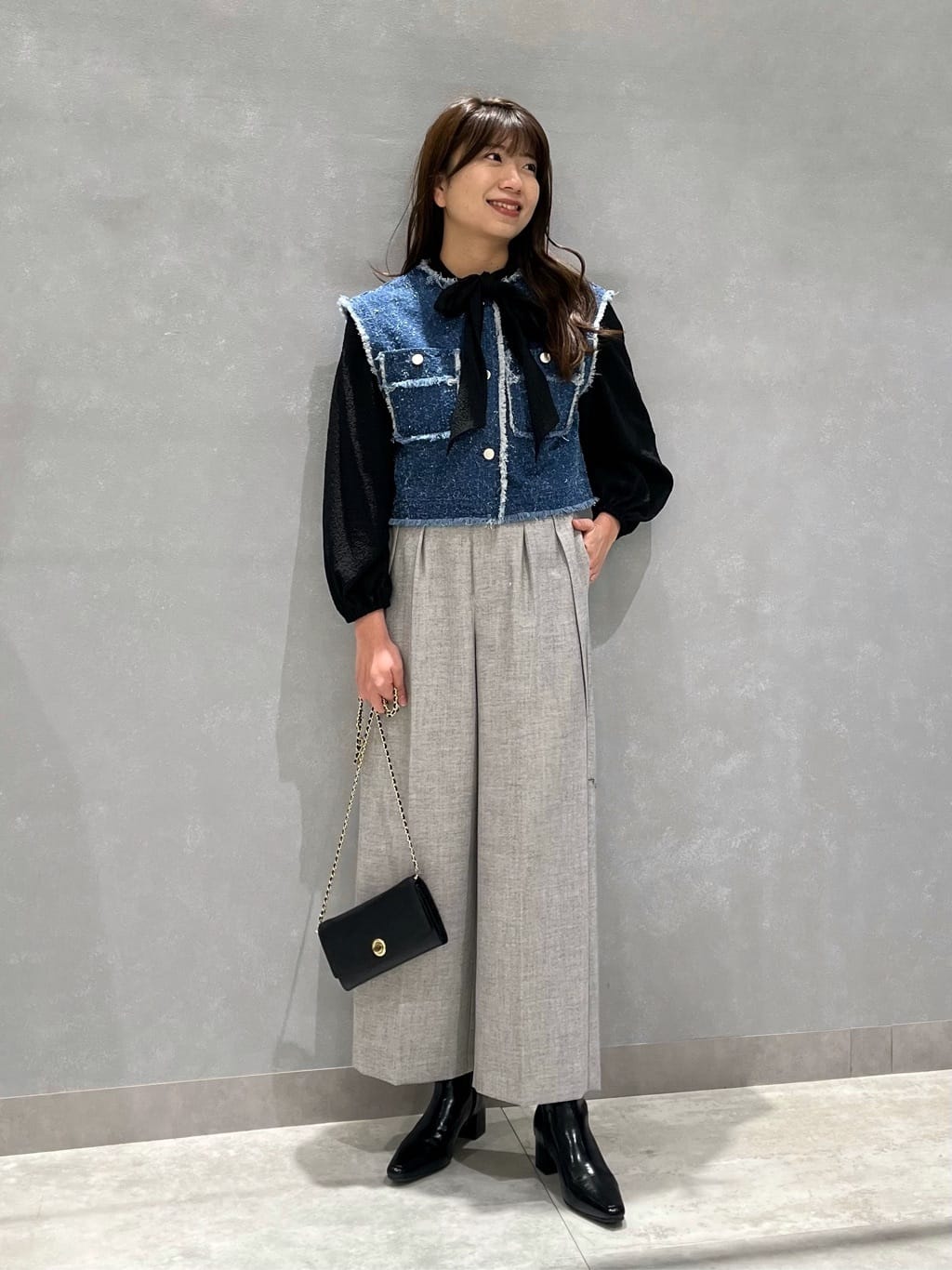 Vinのツイードフリンジデニムベストを使ったコーディネートを紹介します。｜Rakuten Fashion(楽天ファッション／旧楽天ブランドアベニュー)5094391