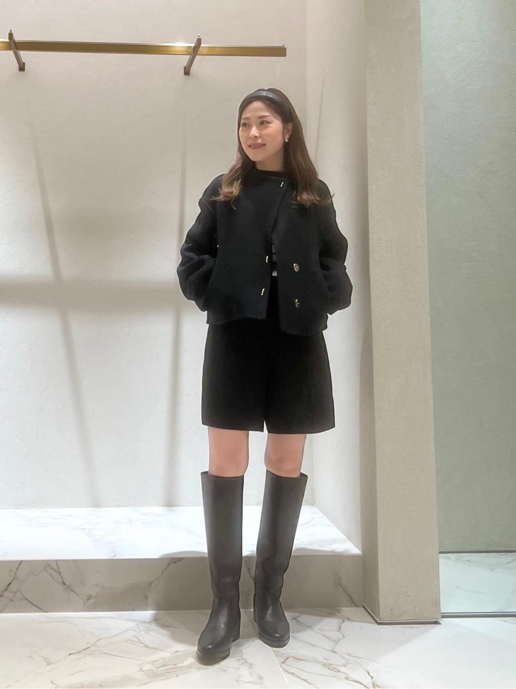 allurevilleのヴィスコースウールショートパンツを使ったコーディネートを紹介します。｜Rakuten Fashion(楽天ファッション／旧楽天ブランドアベニュー)5094897