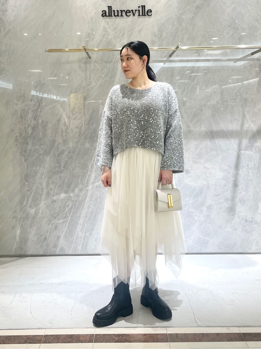 allurevilleのスパンコールモヘヤプルオーバーを使ったコーディネートを紹介します。｜Rakuten Fashion(楽天ファッション／旧楽天ブランドアベニュー)5098900