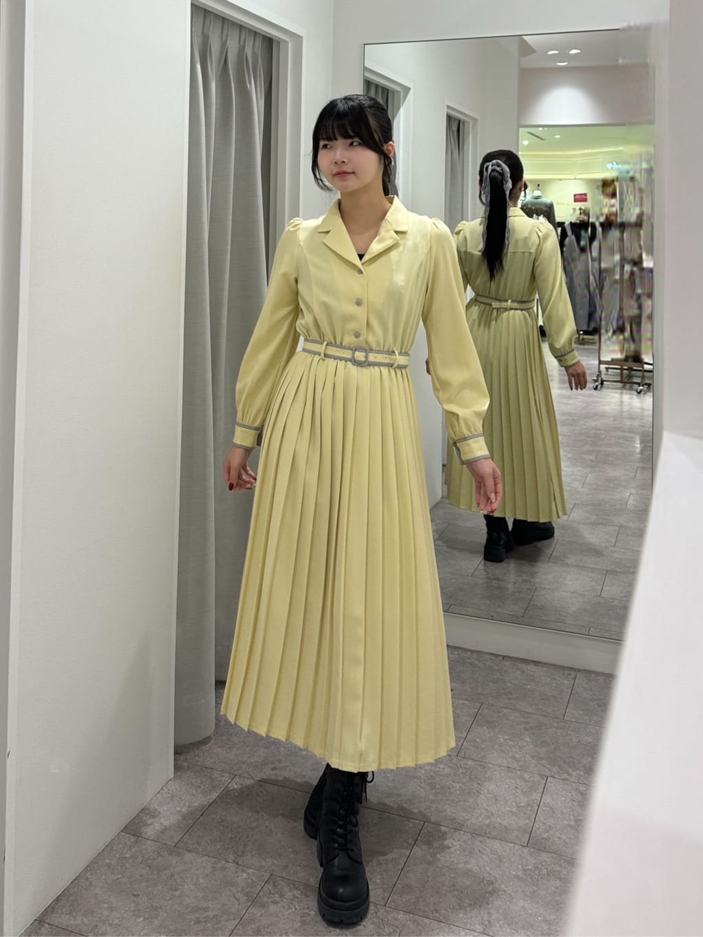REDYAZELのバイカラープリーツシャツワンピースを使ったコーディネートを紹介します。｜Rakuten Fashion(楽天ファッション／旧楽天ブランドアベニュー)5099053