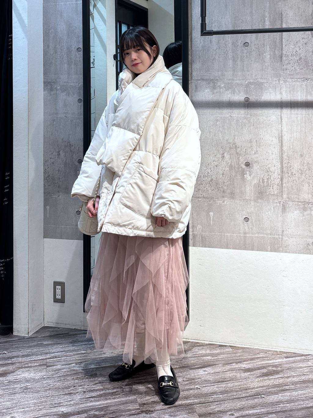 mysty womanのマフラー付きノーカラーブルゾンを使ったコーディネートを紹介します。｜Rakuten Fashion(楽天ファッション／旧楽天ブランドアベニュー)5105416