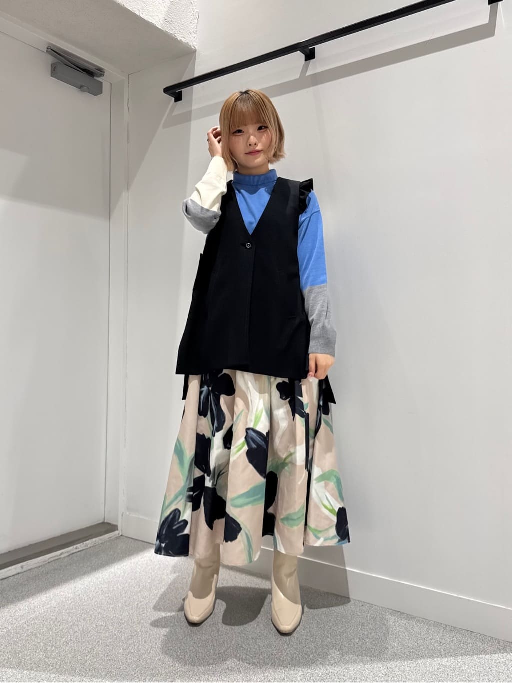 Vinのアートフラワーフレアスカートを使ったコーディネートを紹介します。｜Rakuten Fashion(楽天ファッション／旧楽天ブランドアベニュー)5113972