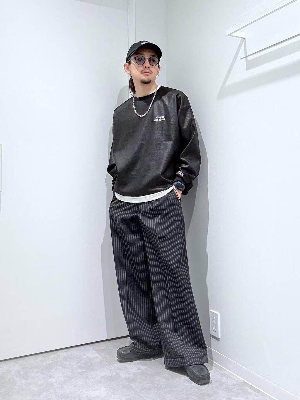 LAKOLEのレザーライク刺繍プルオーバーを使ったコーディネートを紹介します。｜Rakuten Fashion(楽天ファッション／旧楽天ブランドアベニュー)5118717