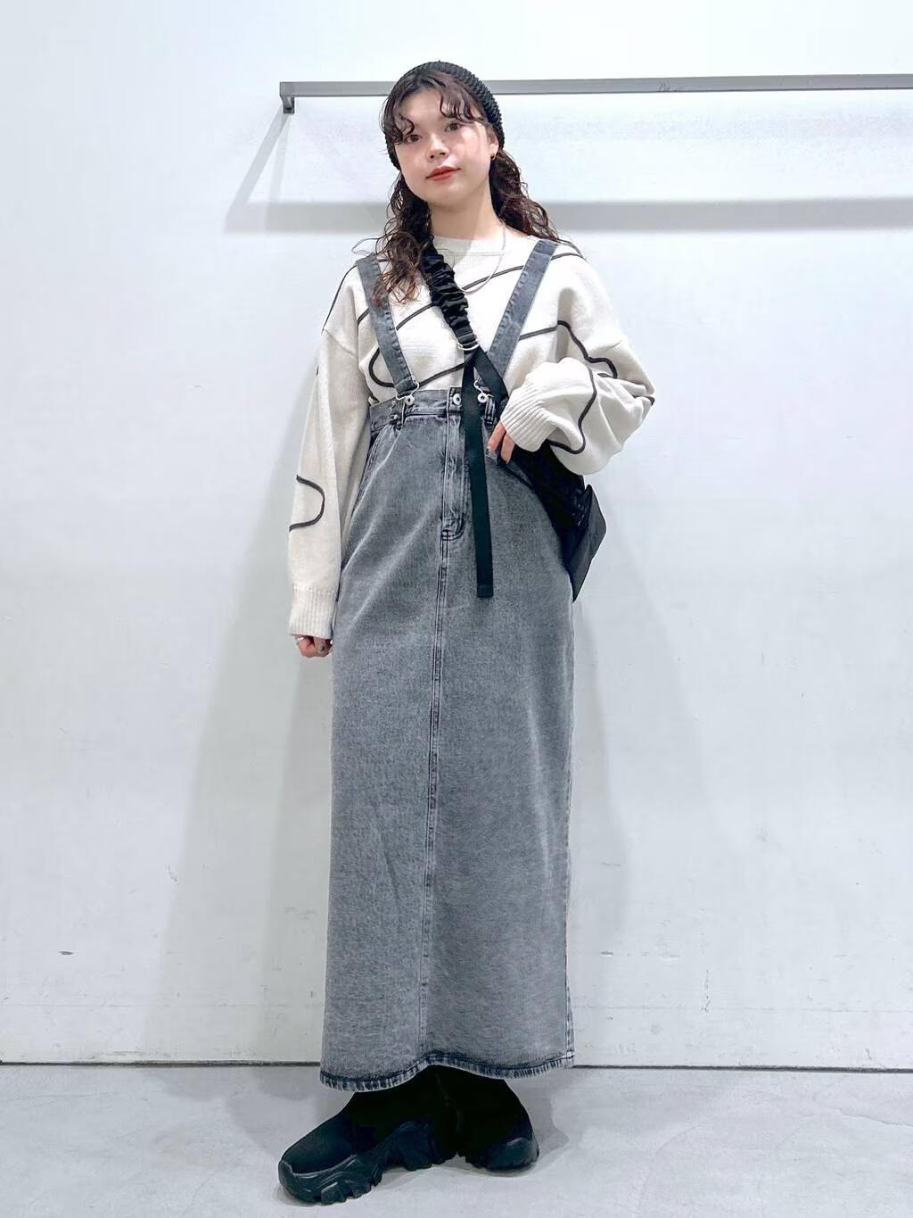 LAKOLEの2WAYデニムジャンスカを使ったコーディネートを紹介します。｜Rakuten Fashion(楽天ファッション／旧楽天ブランドアベニュー)5118808