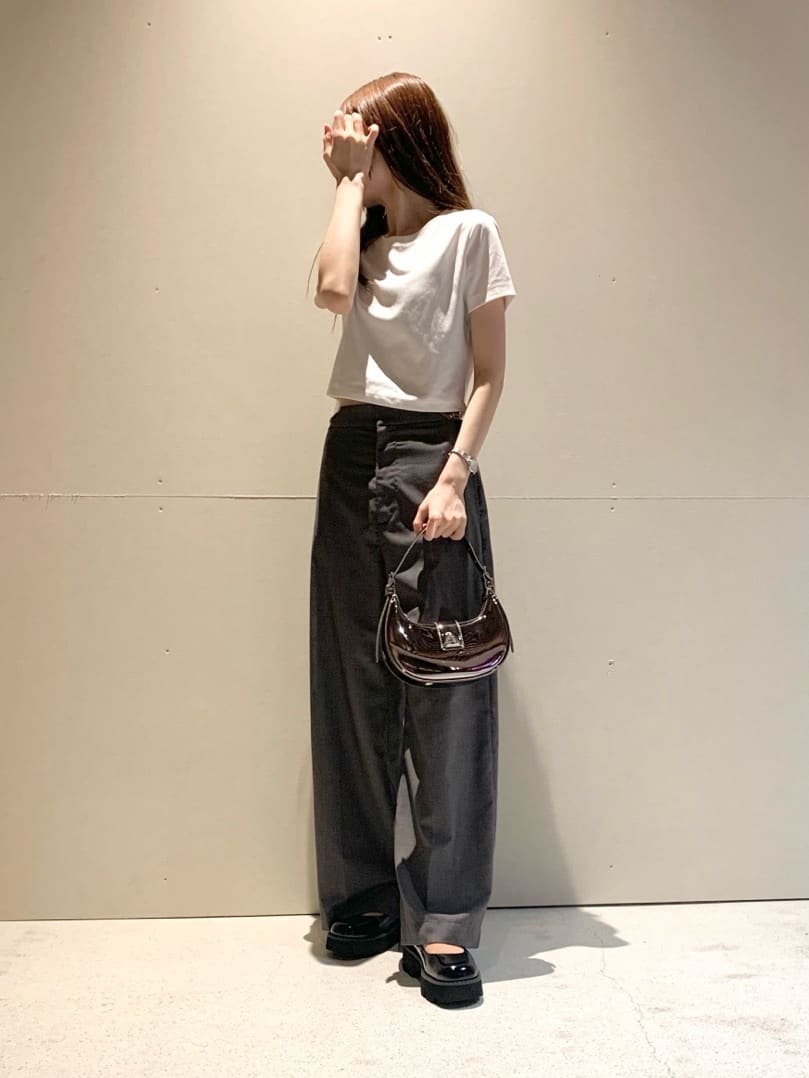 CHARLES & KEITH | トライアングルバックル ベルトショルダーバッグ