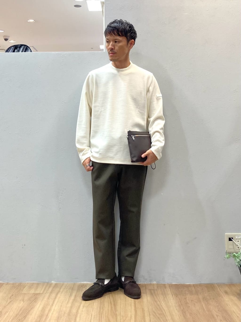 TAKEO KIKUCHIの【Sサイズ~】ウールブレンド ポンチ カットソーを使ったコーディネートを紹介します。｜Rakuten Fashion(楽天ファッション／旧楽天ブランドアベニュー)5120416
