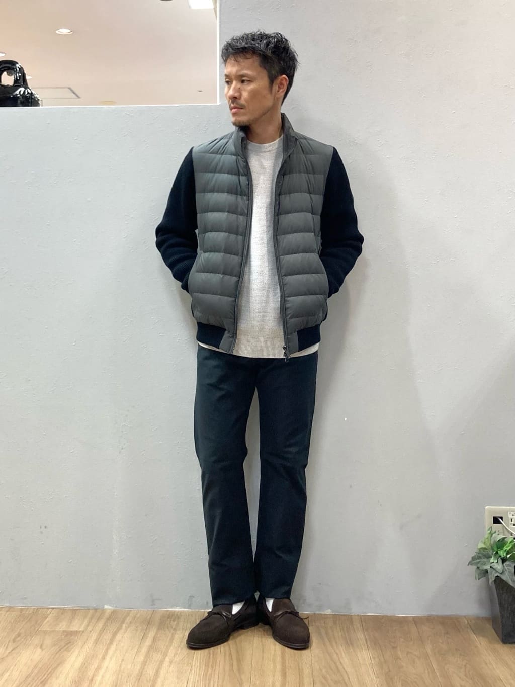 TAKEO KIKUCHIの【コンパクトダウン】ニットコンビ ダウンブルゾンを使ったコーディネートを紹介します。｜Rakuten Fashion(楽天ファッション／旧楽天ブランドアベニュー)5120421