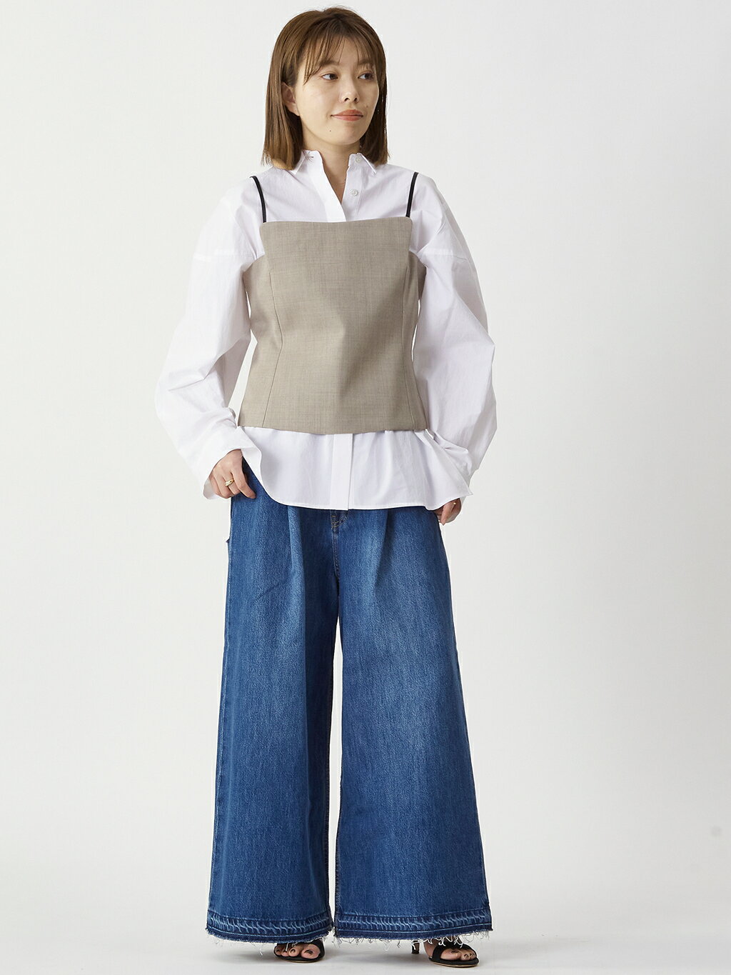 1er Arrondissementの<near.nippon (ニアー ニッポン)>ウールツイルビスチェを使ったコーディネートを紹介します。｜Rakuten Fashion(楽天ファッション／旧楽天ブランドアベニュー)5127591