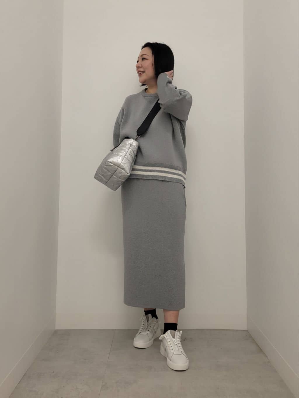 Vinの異素材切り替えプルオーバーを使ったコーディネートを紹介します。｜Rakuten Fashion(楽天ファッション／旧楽天ブランドアベニュー)5137437