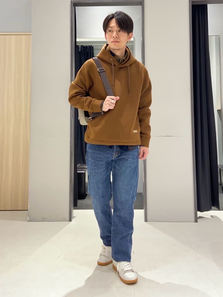 TAKEO KIKUCHIの【Made in JAPAN】エアダン プルオーバー パーカを使ったコーディネートを紹介します。｜Rakuten Fashion(楽天ファッション／旧楽天ブランドアベニュー)5140892