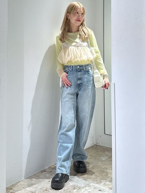 AZUL by moussyのソデレーステレコトップスを使ったコーディネートを紹介します。｜Rakuten Fashion(楽天ファッション／旧楽天ブランドアベニュー)5144552