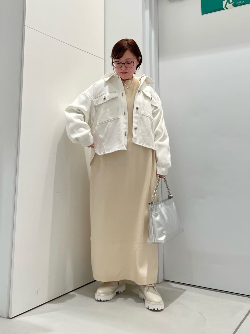 Vinのニットドッキングデニムジャケットを使ったコーディネートを紹介します。｜Rakuten Fashion(楽天ファッション／旧楽天ブランドアベニュー)5146085