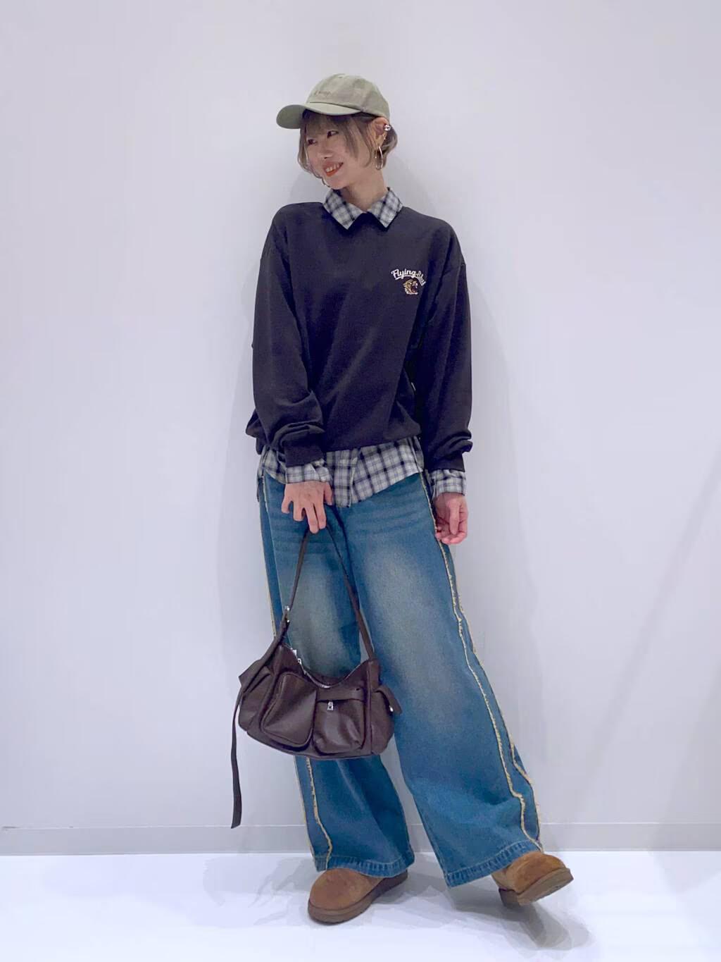 LAKOLEのアソート柄スウェットプルオーバーを使ったコーディネートを紹介します。｜Rakuten Fashion(楽天ファッション／旧楽天ブランドアベニュー)5150657