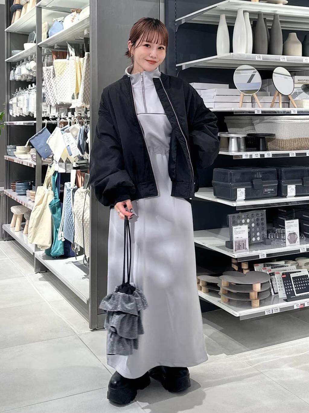 LAKOLEのボリュームスリーブMA-1を使ったコーディネートを紹介します。｜Rakuten Fashion(楽天ファッション／旧楽天ブランドアベニュー)5150571