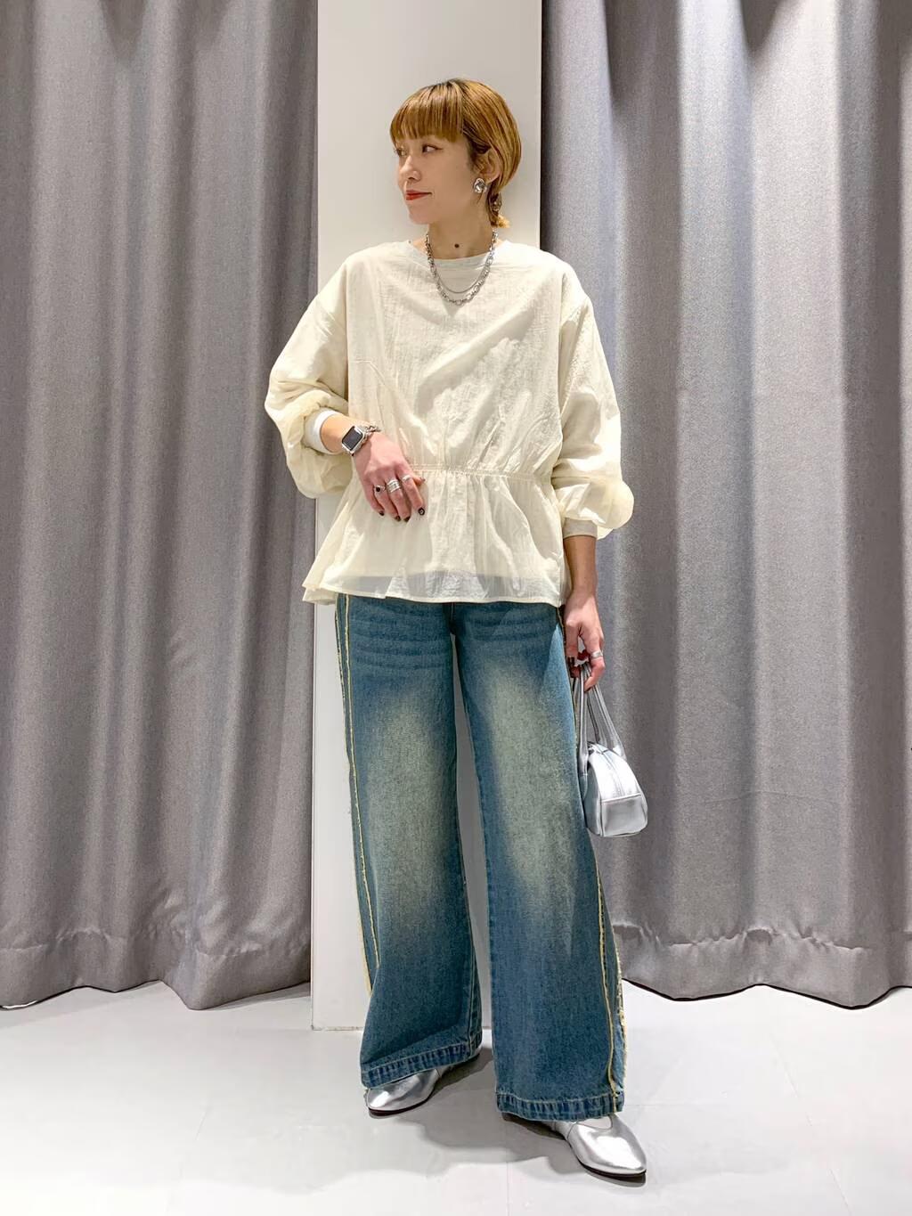 LAKOLEのペプラムシアー裏毛プルオーバーを使ったコーディネートを紹介します。｜Rakuten Fashion(楽天ファッション／旧楽天ブランドアベニュー)5150659