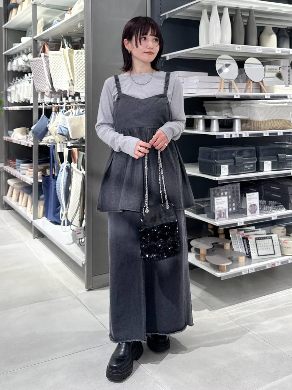 LAKOLEのデニムキャミビスチェを使ったコーディネートを紹介します。｜Rakuten Fashion(楽天ファッション／旧楽天ブランドアベニュー)5150573