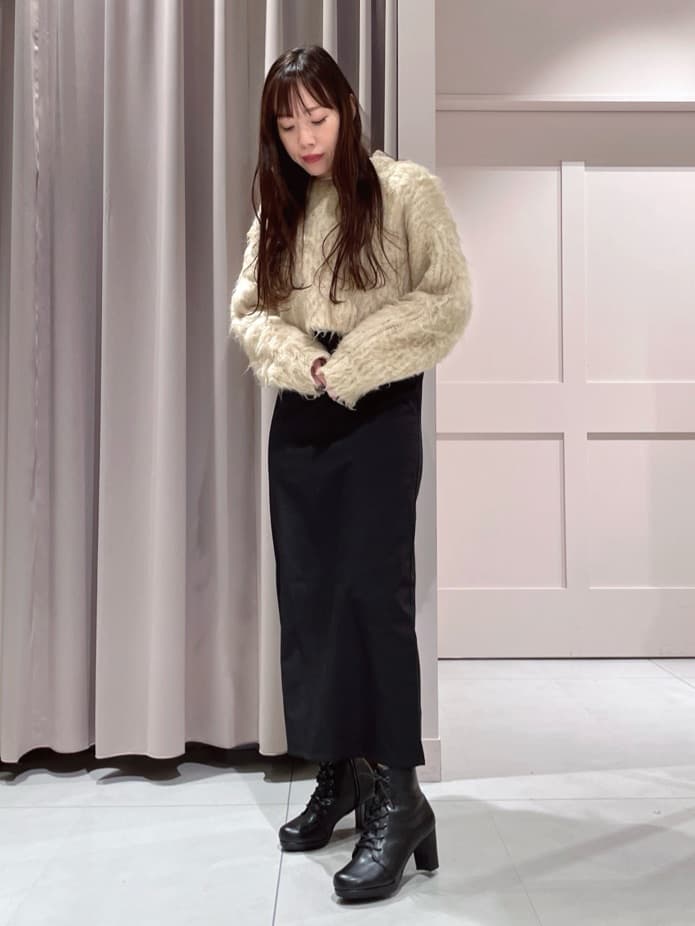 ESPERANZAのアーモンドトゥレースアップ厚底ショートブーツを使ったコーディネートを紹介します。｜Rakuten Fashion(楽天ファッション／旧楽天ブランドアベニュー)5152328