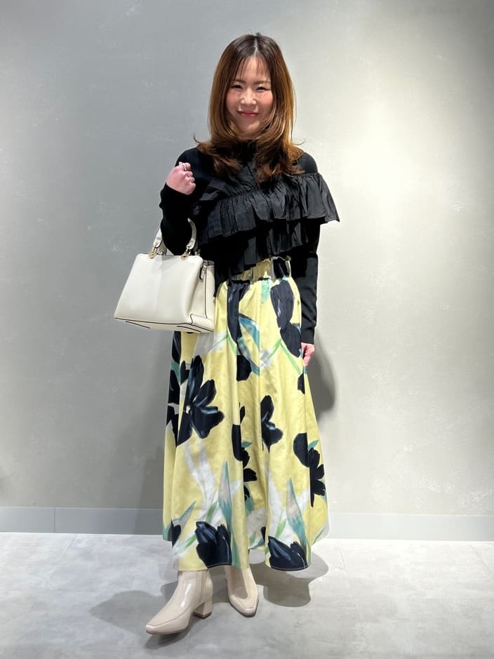 Vinのフリルビスチェマルチwayニットトップスを使ったコーディネートを紹介します。｜Rakuten Fashion(楽天ファッション／旧楽天ブランドアベニュー)5166400