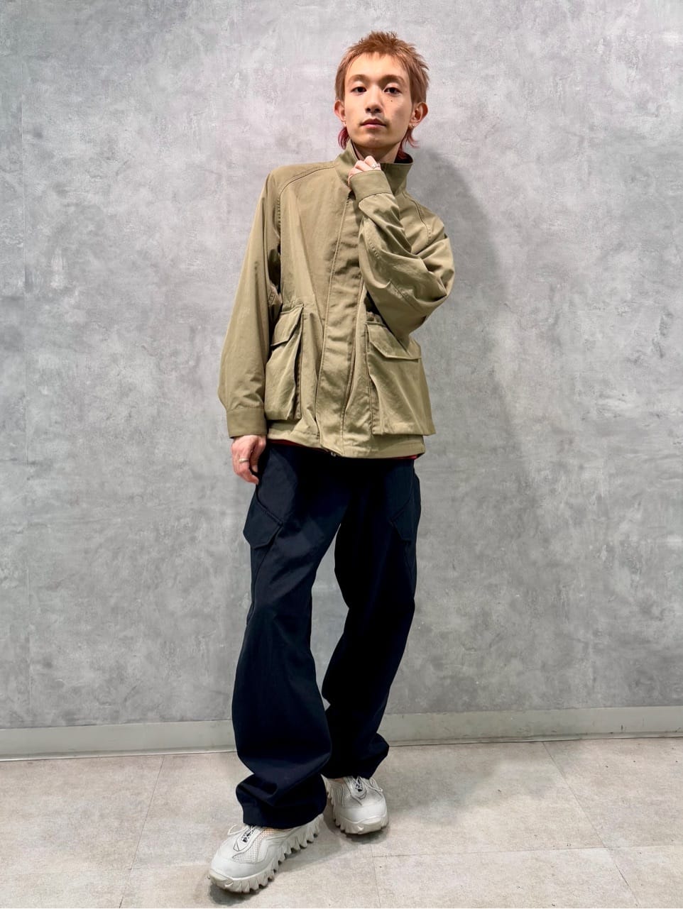 Snow PeakのTAKIBI Weather Cloth Pantsを使ったコーディネートを紹介します。｜Rakuten Fashion(楽天ファッション／旧楽天ブランドアベニュー)5177437