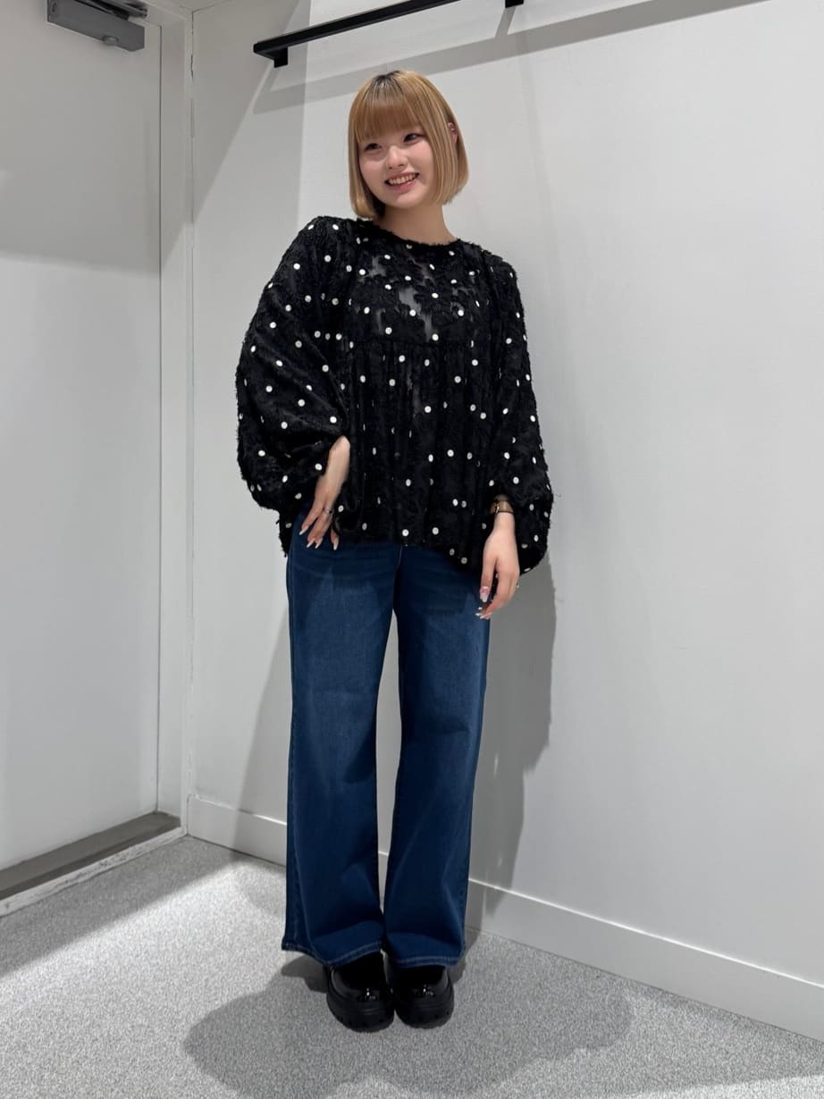 Vinのフラワージャガードシアードットブラウスを使ったコーディネートを紹介します。｜Rakuten Fashion(楽天ファッション／旧楽天ブランドアベニュー)5177477