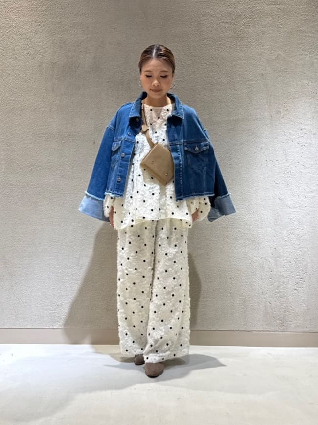 Vinのフラワージャガードシアードットブラウスを使ったコーディネートを紹介します。｜Rakuten Fashion(楽天ファッション／旧楽天ブランドアベニュー)5178370