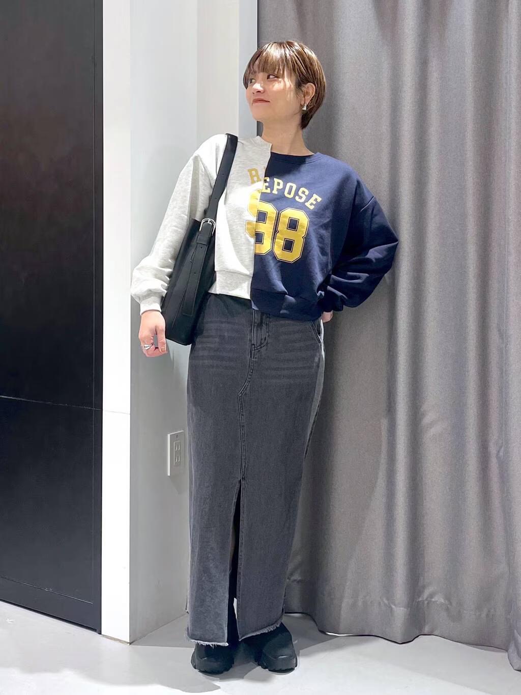 LAKOLEのリメイク風ロゴ裏毛プルオーバーを使ったコーディネートを紹介します。｜Rakuten Fashion(楽天ファッション／旧楽天ブランドアベニュー)5182386