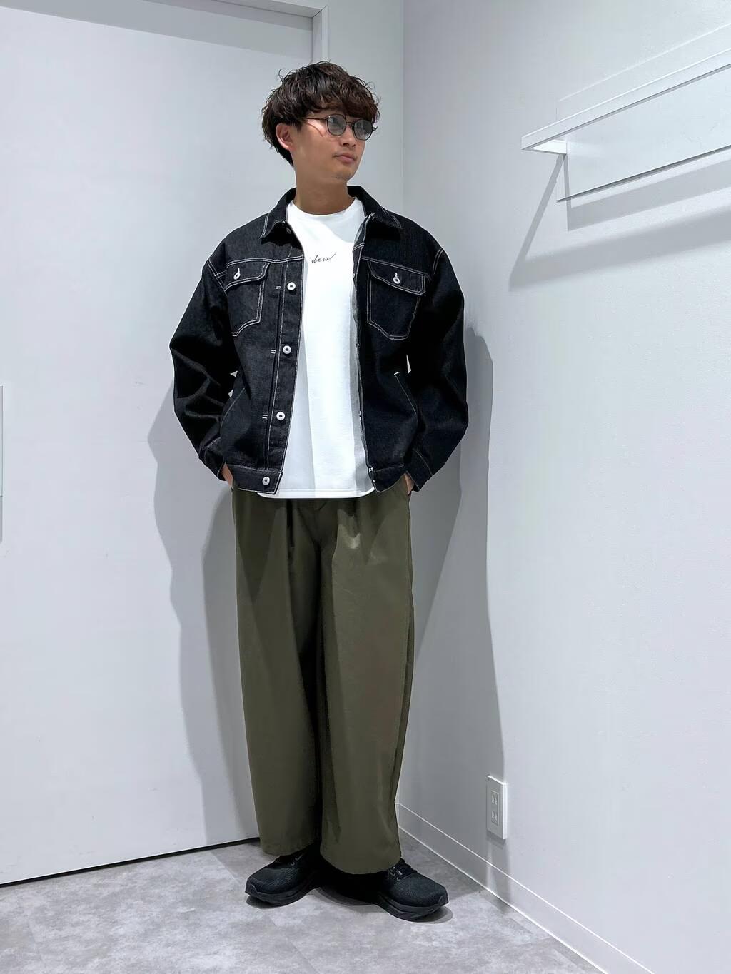 LAKOLEのライトダンボールロゴ長袖Tを使ったコーディネートを紹介します。｜Rakuten Fashion(楽天ファッション／旧楽天ブランドアベニュー)5182354