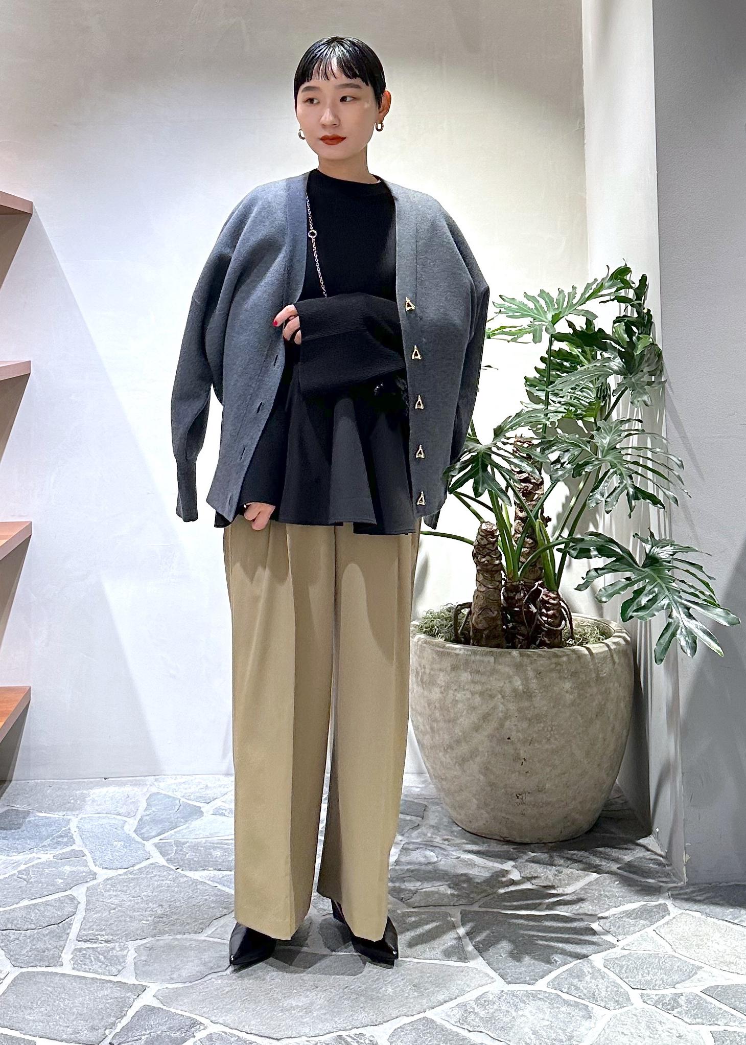 ADAM ET ROPE' | トライアングルボタンミドルカーディガン | Rakuten