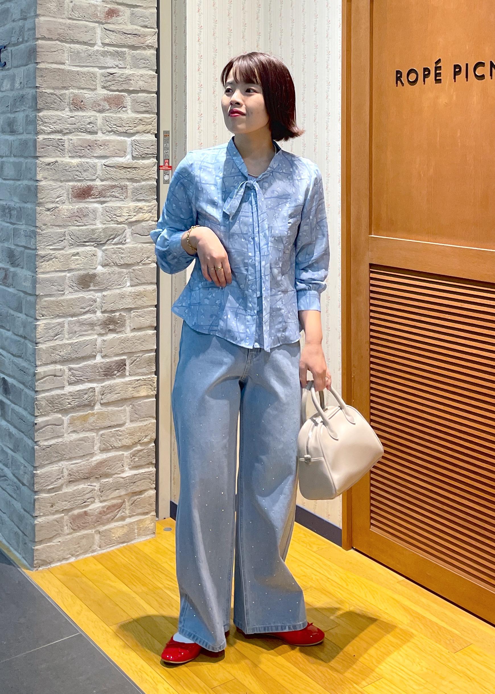 ROPE' PICNICの【YOKU MOKU/ヨックモック*ROPE' PICNIC】リボンブラウスを使ったコーディネートを紹介します。｜Rakuten Fashion(楽天ファッション／旧楽天ブランドアベニュー)5240520