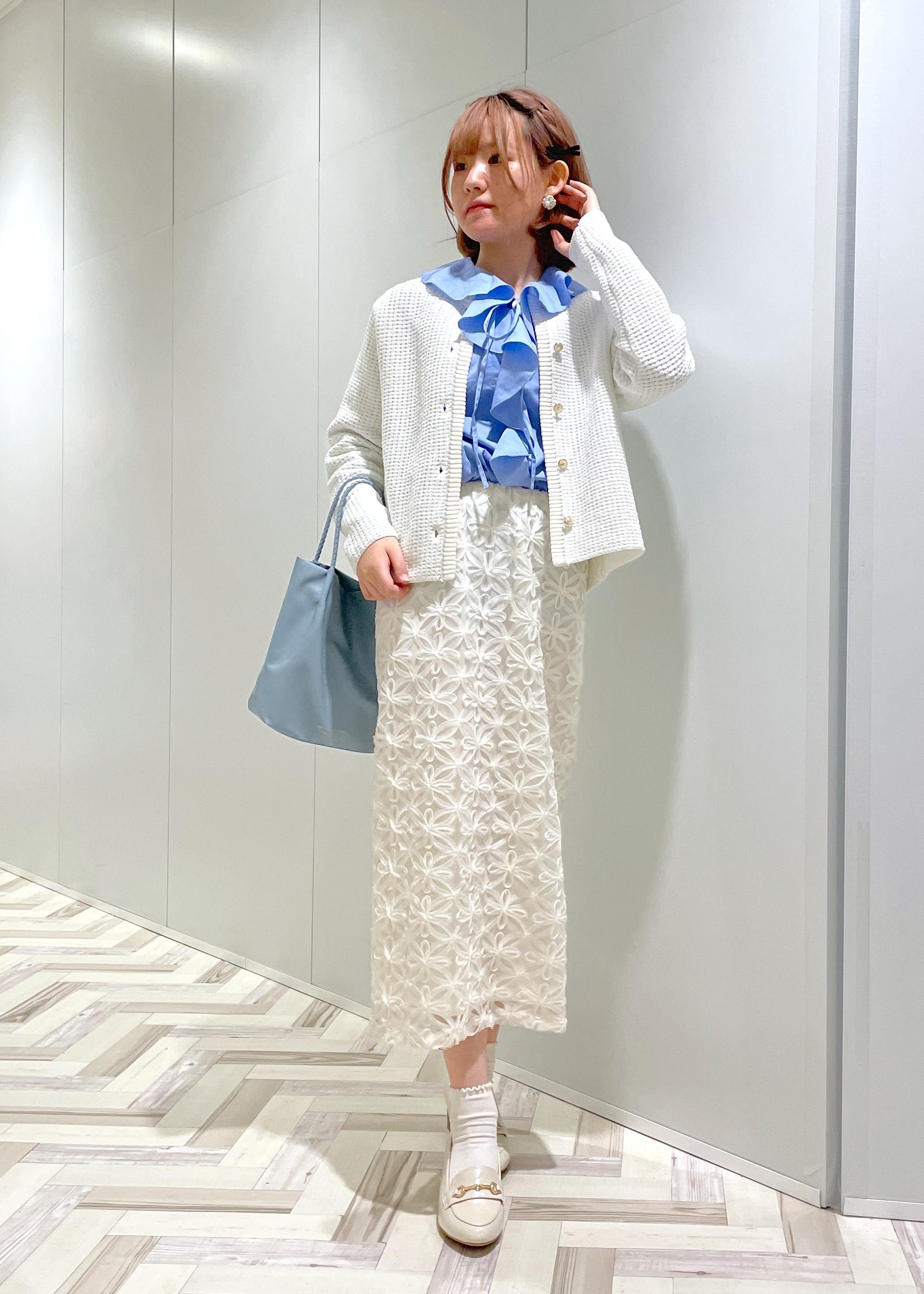 ROPE' PICNICのゴールドボタンサマーツイードカーディジャケットを使ったコーディネートを紹介します。｜Rakuten Fashion(楽天ファッション／旧楽天ブランドアベニュー)5240780
