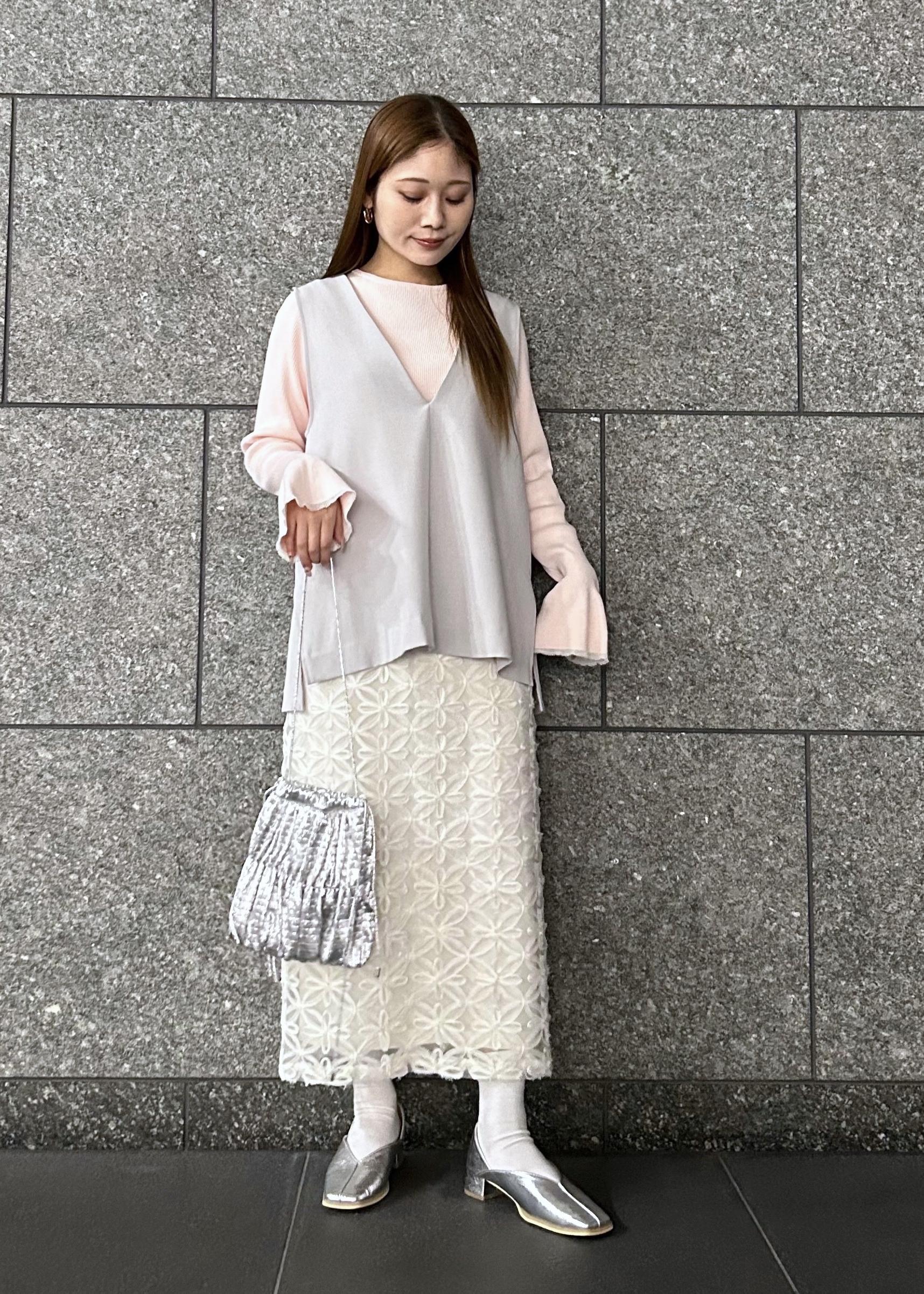 ROPE' PICNICの袖口フレアシアーニットプルオーバー/洗濯機OKを使ったコーディネートを紹介します。｜Rakuten Fashion(楽天ファッション／旧楽天ブランドアベニュー)5311414
