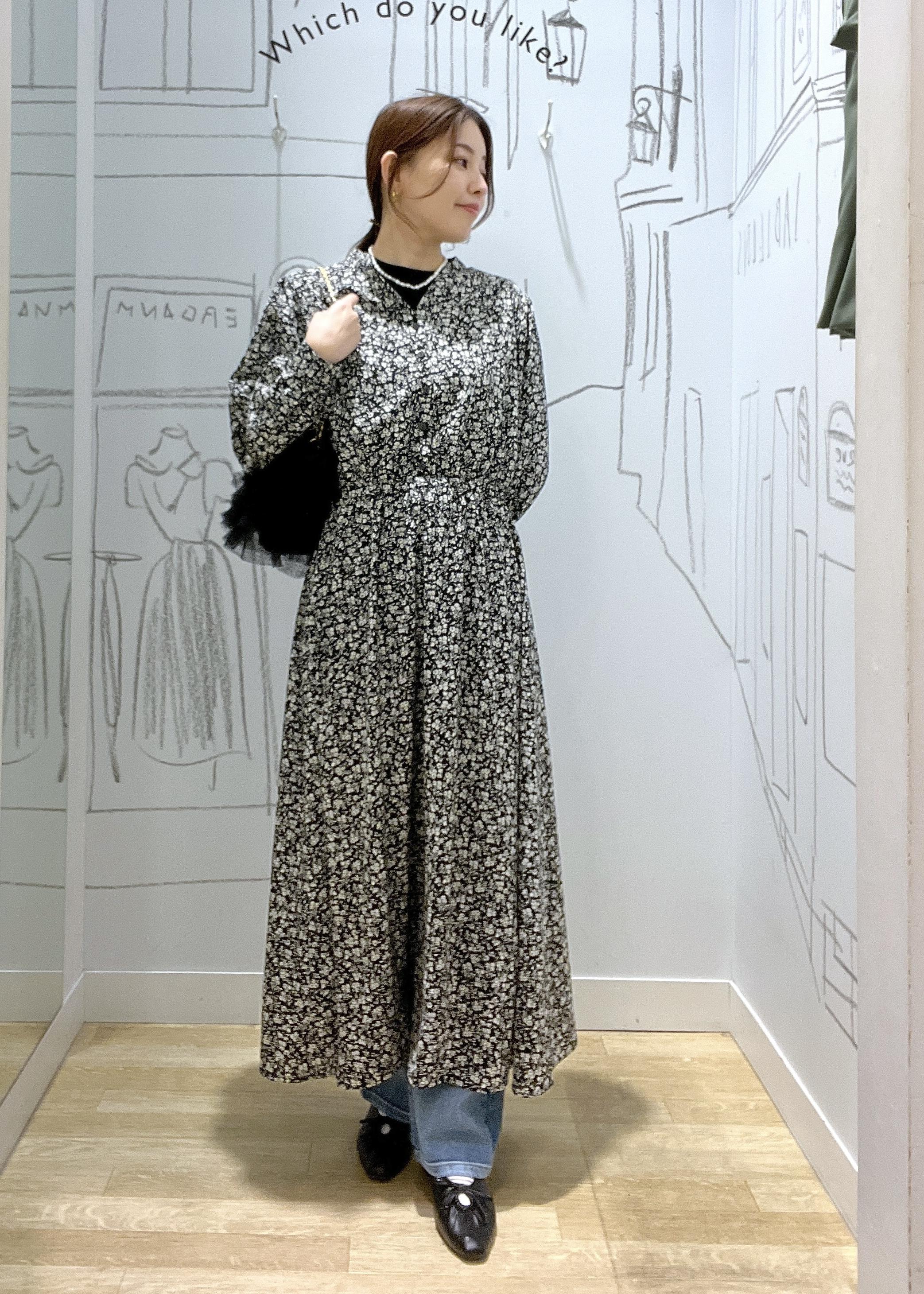 ROPE' PICNICの小花柄スキッパーロングワンピースを使ったコーディネートを紹介します。｜Rakuten Fashion(楽天ファッション／旧楽天ブランドアベニュー)5311711