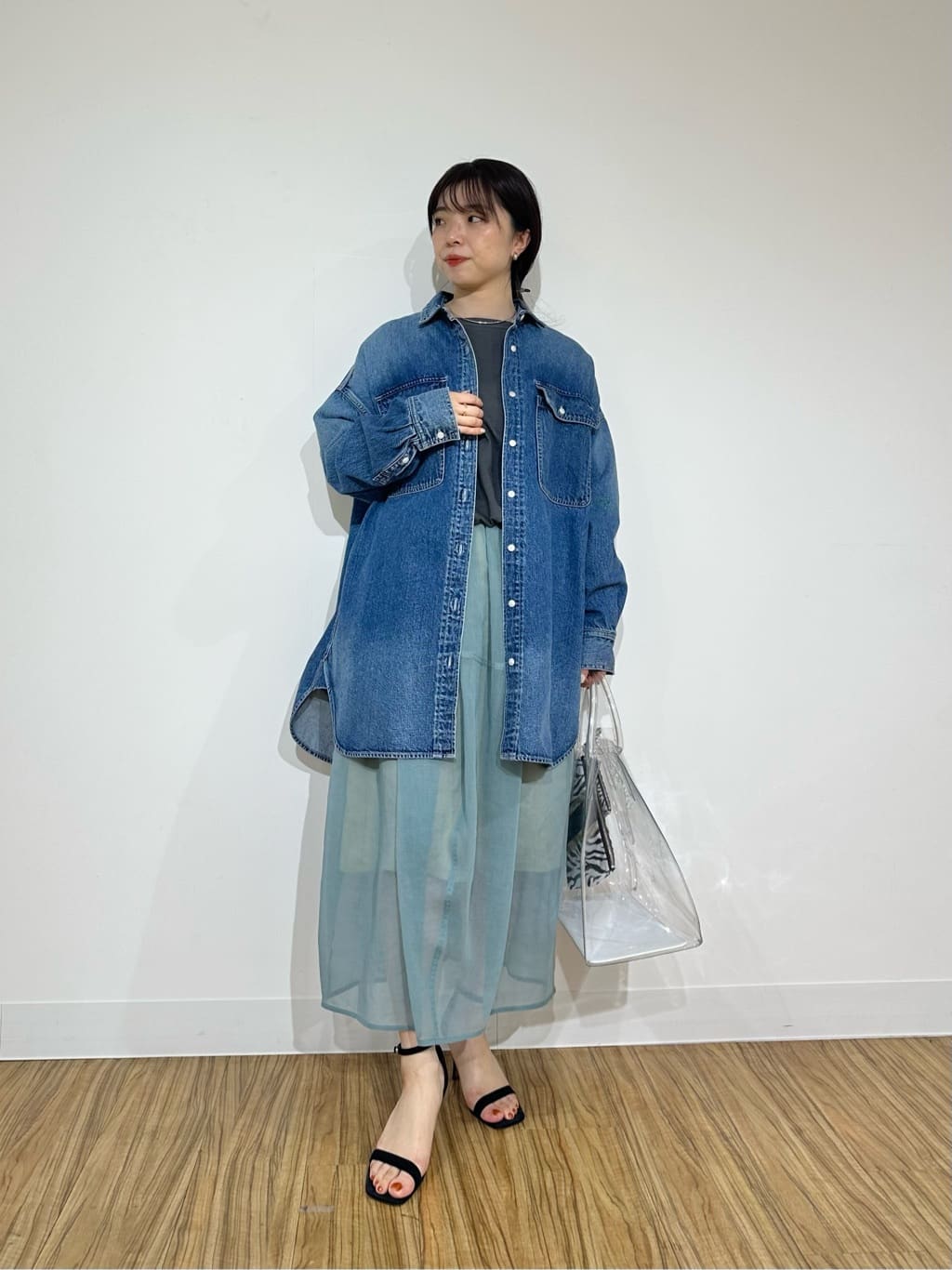 Whim Gazetteの【GEMINI】プリントカットソーを使ったコーディネート 