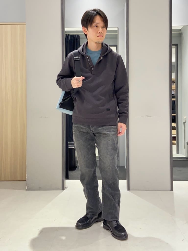 TAKEO KIKUCHIのハニカムダンボール ハーフジップ フーディを使ったコーディネートを紹介します。｜Rakuten Fashion(楽天ファッション／旧楽天ブランドアベニュー)5210570