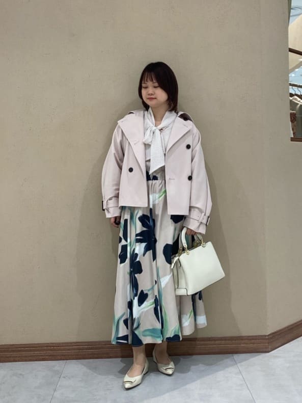 Vinのアートフラワーフレアスカートを使ったコーディネートを紹介します。｜Rakuten Fashion(楽天ファッション／旧楽天ブランドアベニュー)5213886