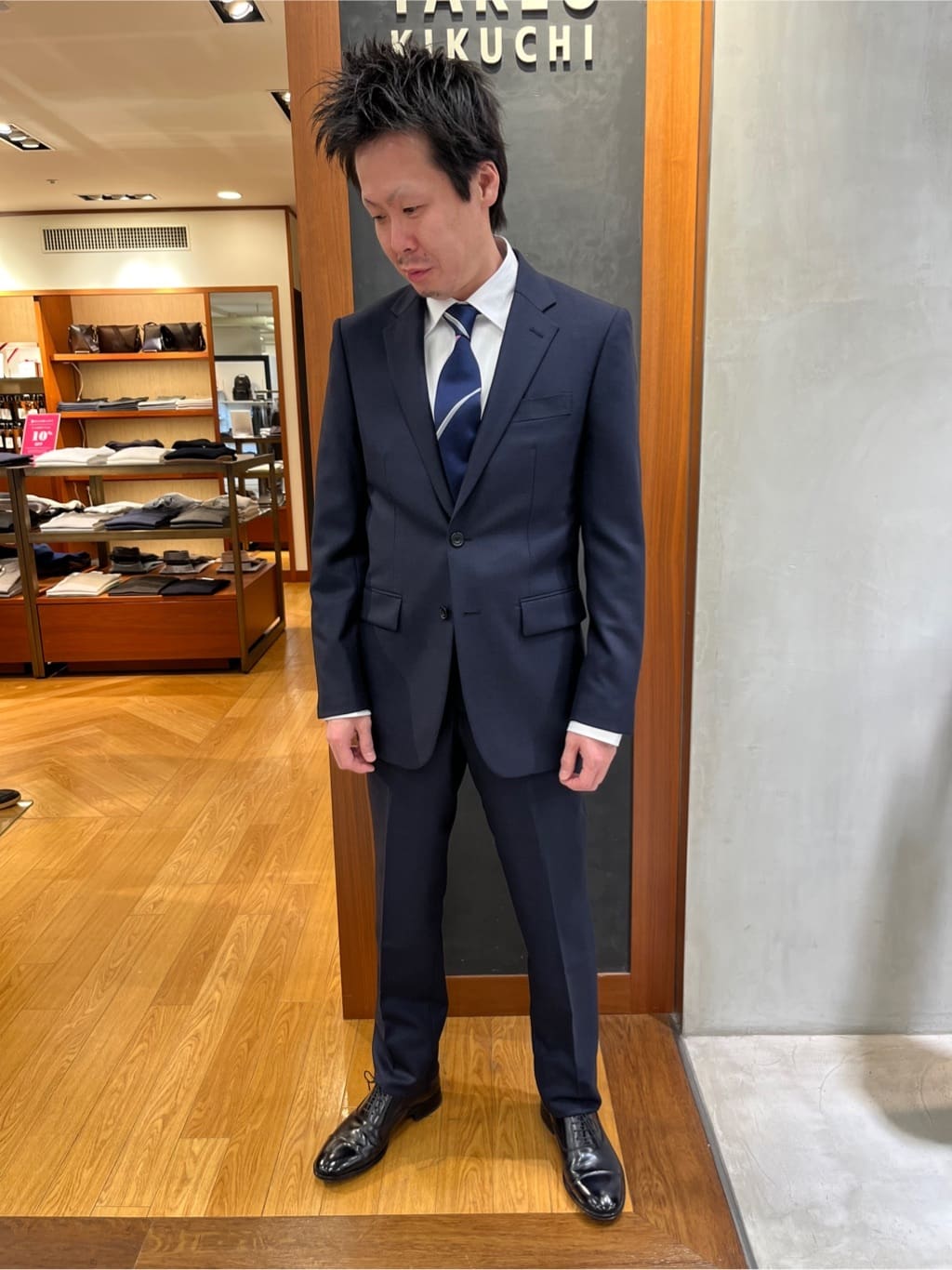 TAKEO KIKUCHIの【3ピース対応】バーズアイ スーツを使ったコーディネートを紹介します。｜Rakuten Fashion(楽天ファッション／旧楽天ブランドアベニュー)5216504