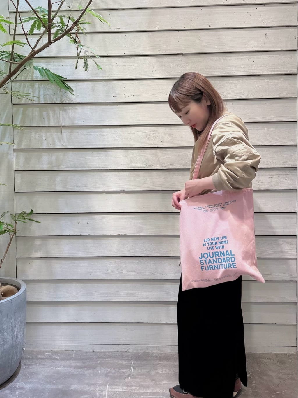 journal standard FurnitureのJSF TOTE CANVAS トートバッグを使ったコーディネートを紹介します。｜Rakuten Fashion(楽天ファッション／旧楽天ブランドアベニュー)5221463