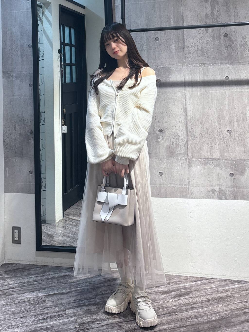 mysty womanのリボンモチーフバッグを使ったコーディネートを紹介します。｜Rakuten Fashion(楽天ファッション／旧楽天ブランドアベニュー)5228855