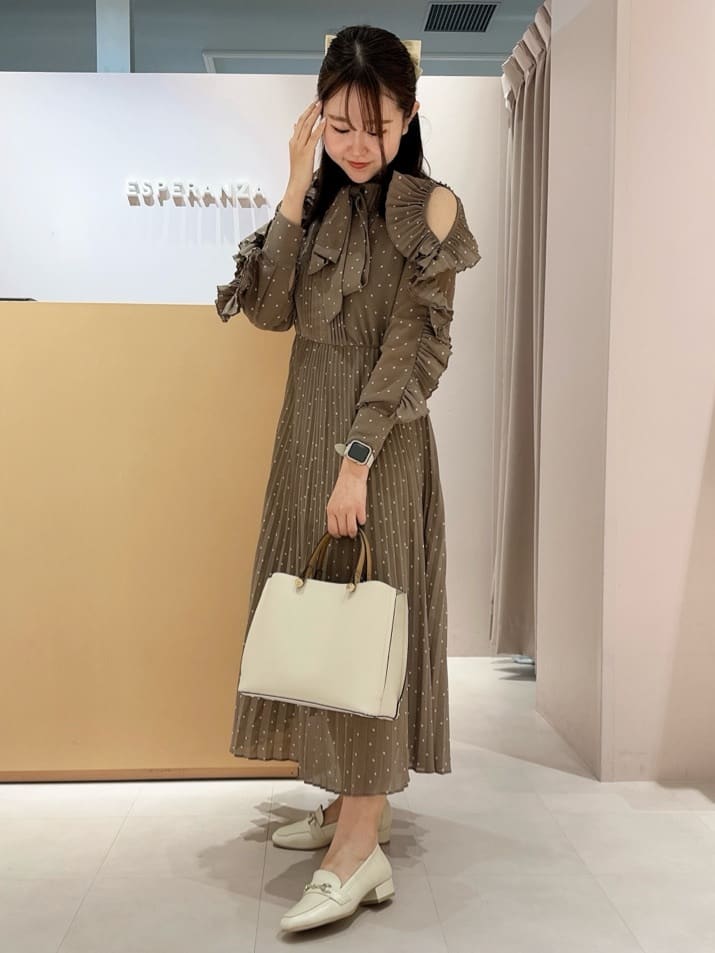 ESPERANZAのスクエアトゥローファー レイン対応を使ったコーディネートを紹介します。｜Rakuten Fashion(楽天ファッション／旧楽天ブランドアベニュー)5230359