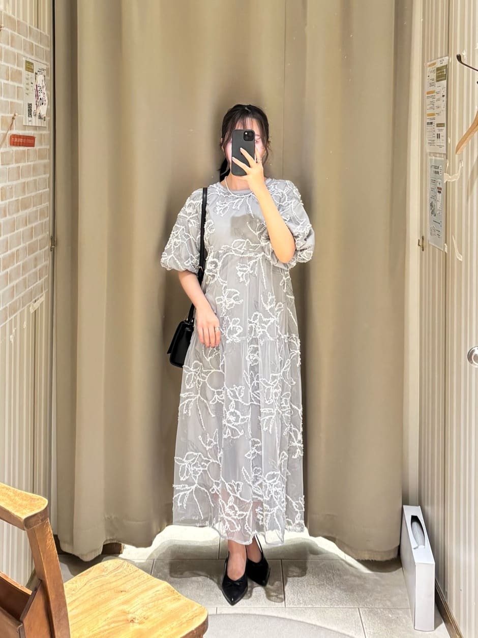 Discoatの【オケージョン】フェザーフラワー袖バルーンワンピース