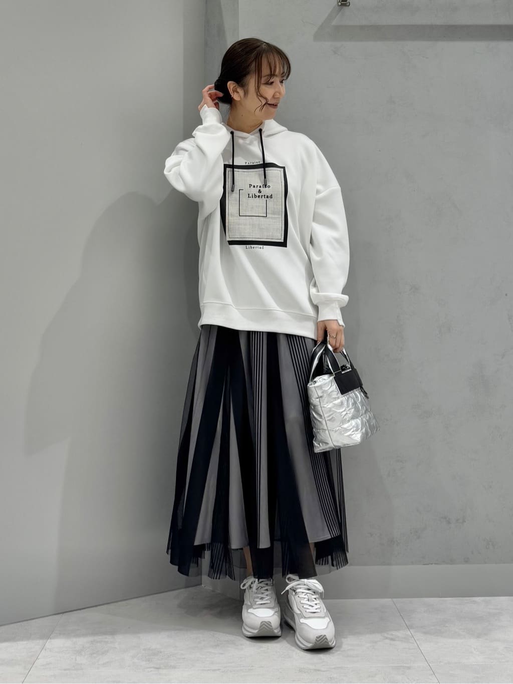 Vinのウェッジソールスニーカーを使ったコーディネートを紹介します。｜Rakuten Fashion(楽天ファッション／旧楽天ブランドアベニュー)5236678