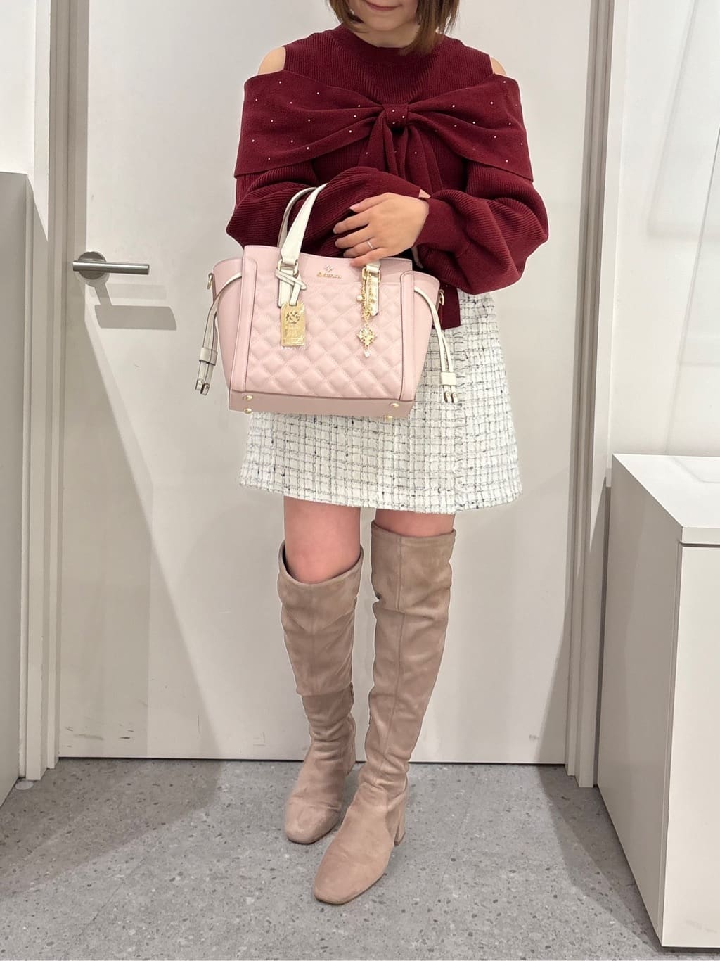 & chouetteのクリスタル スウィングハート バッグチャームを使ったコーディネートを紹介します。｜Rakuten Fashion(楽天ファッション／旧楽天ブランドアベニュー)5243933