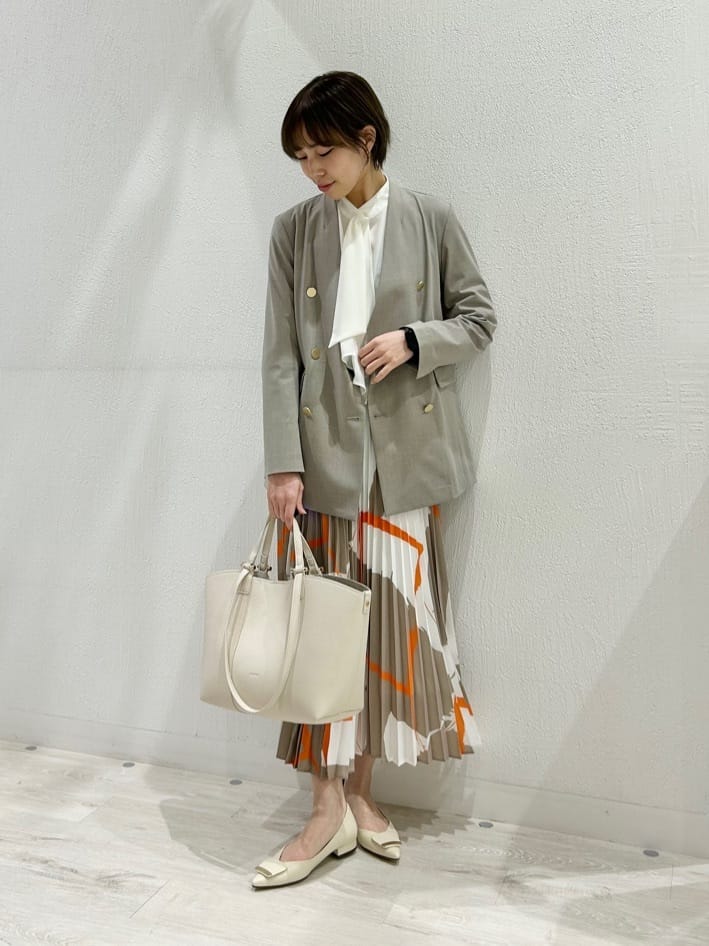 Vinのノーカラーダブルジャケットを使ったコーディネートを紹介します。｜Rakuten Fashion(楽天ファッション／旧楽天ブランドアベニュー)5246929