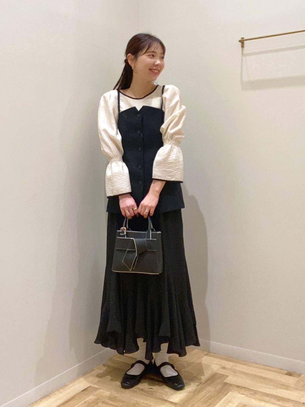 mysty womanのリボンモチーフバッグを使ったコーディネートを紹介します。｜Rakuten Fashion(楽天ファッション／旧楽天ブランドアベニュー)5258919