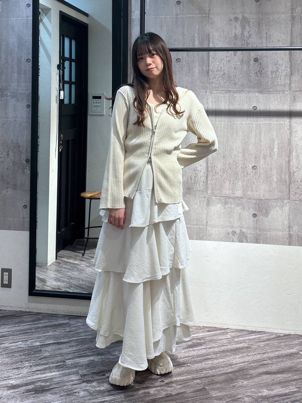 mysty womanの【SサイズWEB限定】アシメティアードスカートを使ったコーディネートを紹介します。｜Rakuten Fashion(楽天ファッション／旧楽天ブランドアベニュー)5259000