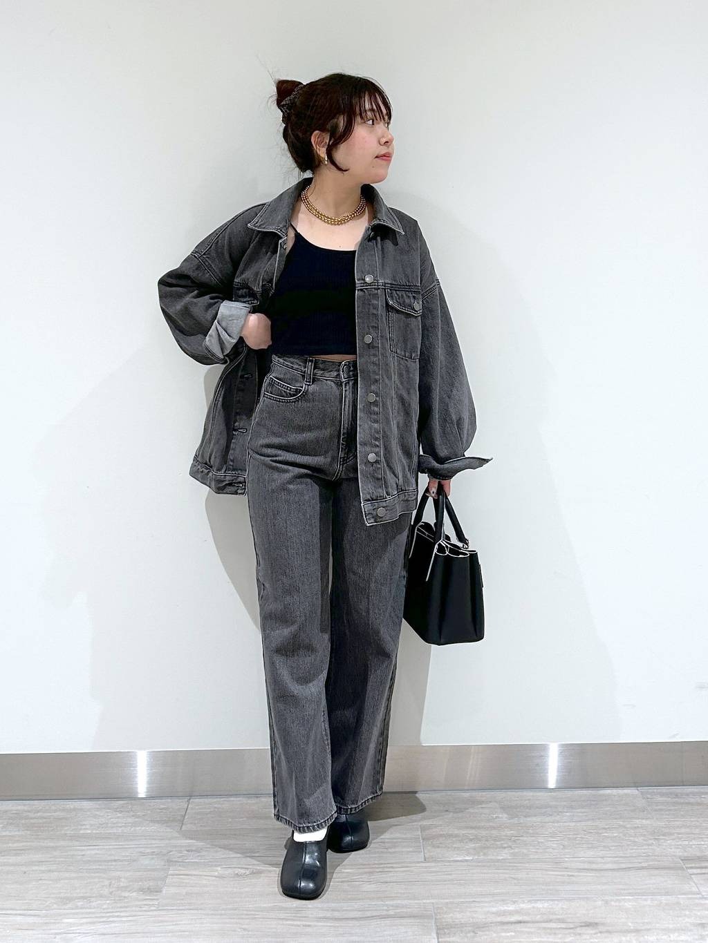 mysty womanの【セットアップ着用可】KUROKIデニムパンツを使ったコーディネートを紹介します。｜Rakuten Fashion(楽天ファッション／旧楽天ブランドアベニュー)5259002