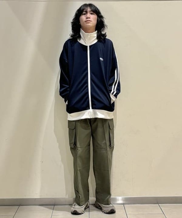 BEAMS HEARTのポリエステル ジャージ トラック ジャケットを使ったコーディネートを紹介します。｜Rakuten Fashion(楽天ファッション／旧楽天ブランドアベニュー)5261029