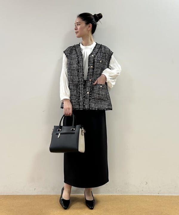BEAMS HEARTのVネック ツイード ベストを使ったコーディネートを紹介します。｜Rakuten Fashion(楽天ファッション／旧楽天ブランドアベニュー)5262123