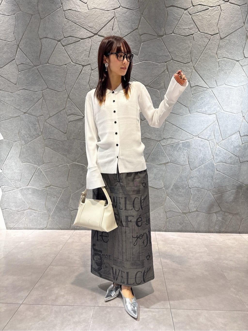 LASUDの14G衿付きリブカーディガンを使ったコーディネートを紹介します。｜Rakuten Fashion(楽天ファッション／旧楽天ブランドアベニュー)5263827