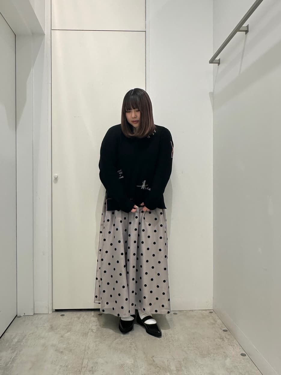 Vinのレター刺繍ニットプルオーバーを使ったコーディネートを紹介します。｜Rakuten Fashion(楽天ファッション／旧楽天ブランドアベニュー)5265102